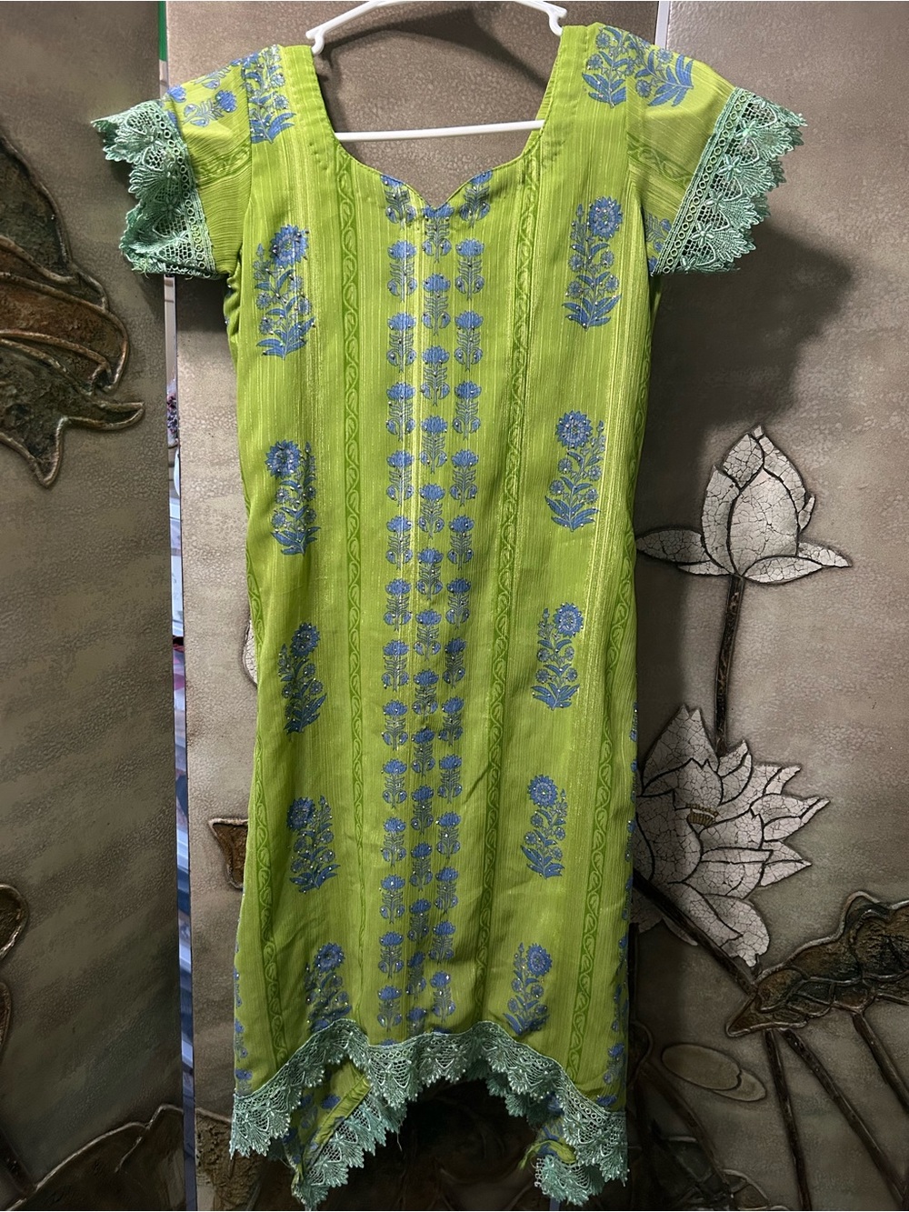Vintage Lime Green Floral Embroidered Women’s Dress